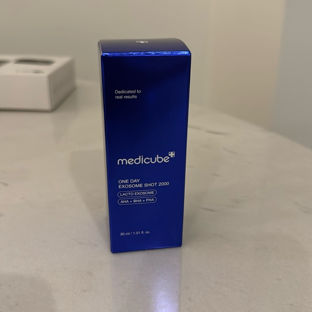 Medicube One Day Exosome Shot Pore Ampoule 2000 (30mL)
